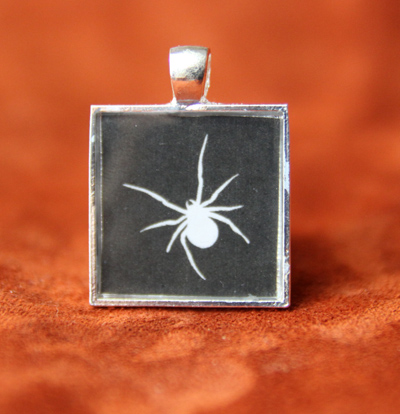 spider keychain pendant